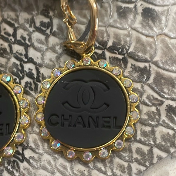 🆕❤️Luxury Gold & Black Crystal Earrings with detail - Picture 2 of 3